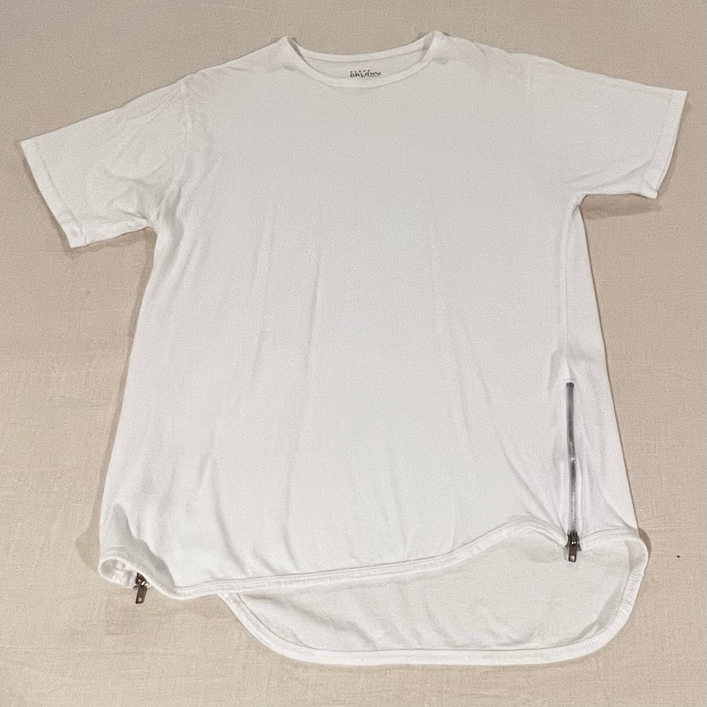 Short sleeve t-shirt.